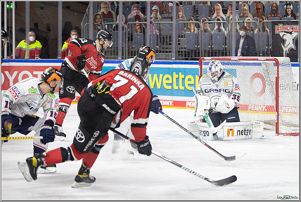 PENNY DEL; Koelner Haie- Eisbaeren Berlin; Koeln, 28.12.2021